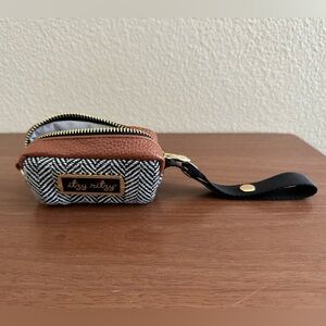 Itzy Ritzy Pacifier Case with Adjustable Handle